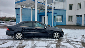 Компрессор mb c200 Atm с отказом радиатора Üv 2023 05 (3 фото из 9)
