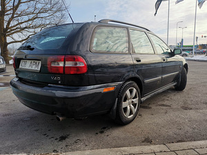 Volvo v40 1.8 бензин механика (5 фото из 11)