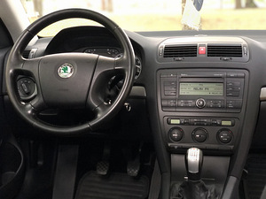 Skoda Octavia 4X4 Disel (8 foto / 15)