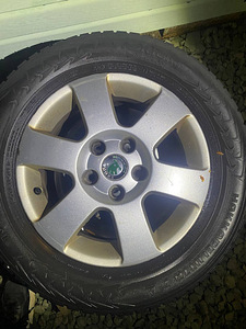 Škoda talvine naastud veljed koos rehvidega 195/65r15 95t xl (4 foto / 5)