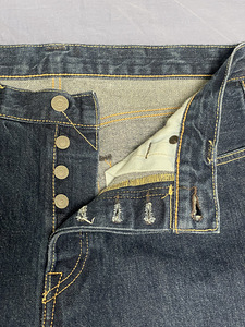 Levi's 501 teksad (3 foto / 3)