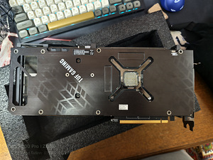 Asus Tuf Gaming rx 6700 xt 12GB (2 foto / 3)