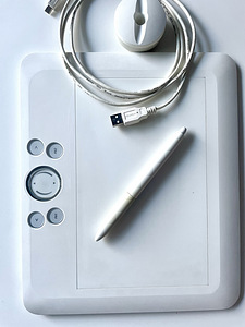 Графический планшет Wacom Bamboo Fun (1 фото из 3)