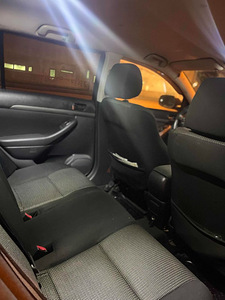 Toyota Avensis 2006 2,2d (4 foto / 7)