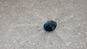 Topaas; natuur;2,39ct; Londoni sinine; VVS; Brasiilia; pole (5 foto / 9)