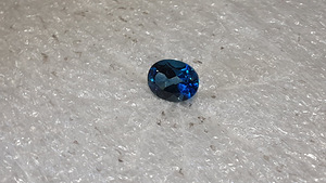 Topaas; natuur;2,39ct; Londoni sinine; VVS; Brasiilia; pole (6 foto / 9)