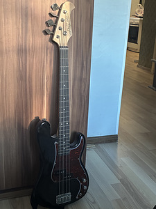 Mini Bass Jazz. (2 foto / 3)