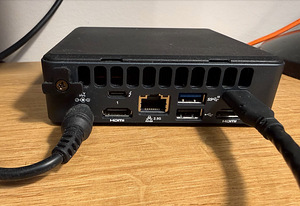 Intel NUC11TNKi7 Win11Pro (2 фото из 4)