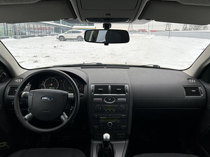 Ford Mondeo 1.8 82kw 2006 (8 foto / 12)