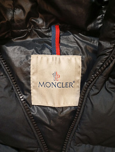 Moncler Cardere Giubbotto sulejope (5 foto / 10)