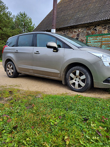 Peugeot 5008 (4 foto / 9)