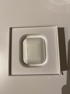Airpods 1-го поколения (3 фото из 4)