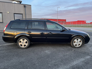 Ford Mondeo Ghia 2002 (6 foto / 11)