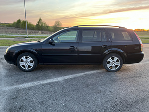 Ford Mondeo Ghia 2002 (7 foto / 11)