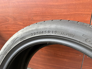 225/45/19 Dunlop (3 foto / 9)