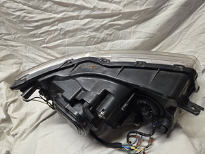 Subaru Tribeca esituled, headlight (7 foto / 8)