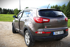 KIA SPORTAGE (2 foto / 4)
