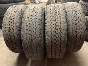 Шины 215/70 R 15 c (1 фото из 3)