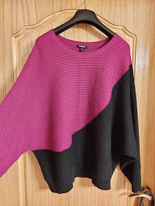 Свитер XL (2 фото из 3)