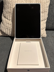 Apple iPad Air 11 6-го поколения M2 (3 фото из 4)