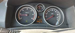 Opel Zafira B 2010 (11 foto / 15)