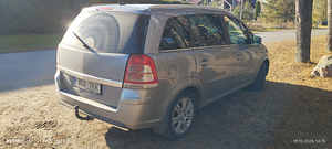 Opel Zafira B 2010 (13 foto / 15)