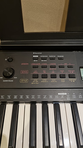 Süntesaator Yamaha psr e273 (1 foto / 2)