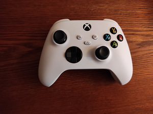 Xbox Series S (4 foto / 6)