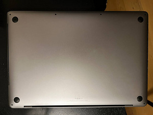 Macbook pro 16" 2019 Core-i7 2.6GHz 16GB (8 foto / 10)