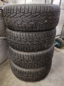 Продам зимние шины бу (2 фото из 5)