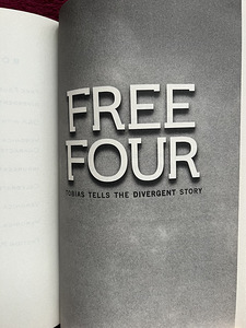INSURGENT COLLECTOR’S EDITION book by V.Roth (8 foto / 9)
