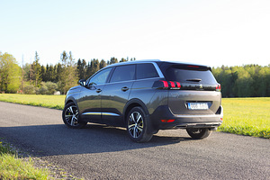 Peugeot 5008 GT Line, 2.0 130kw (6 foto / 14)