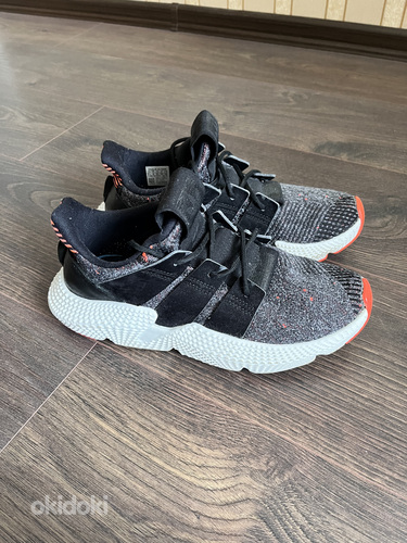 Adidas tossud