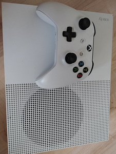 Xbox One S 1 ТБ (1 фото из 2)
