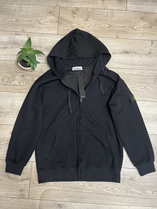 Must Stone Island lukuga dressipluus L (1 foto / 5)