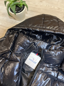 Moncler must tepitud jope (M,) (3 foto / 5)