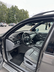 BMW X5 (3 фото из 5)
