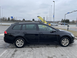 Volkswagen Golf (3 foto / 10)