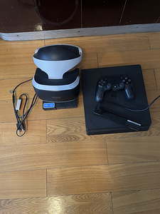 PlayStation 4 VR + 8 игр (3 фото из 4)