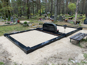 Памятники и ограды