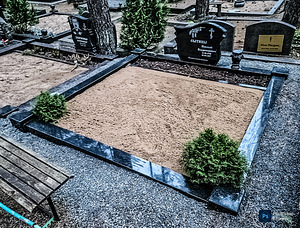 Elitaarsed graniitpiirded ja -hauasambad (7 foto / 10)