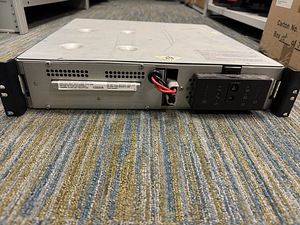 APC Smart-UPS RM 1000VA Usb (2 foto / 3)