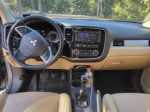 Mitsubishi outlander ,2.3 tdi.2013a. (7 foto / 10)