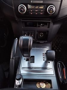 Mitsubishi Pajero 4 (9 foto / 14)