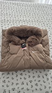 Жилет Nike (2 фото из 4)