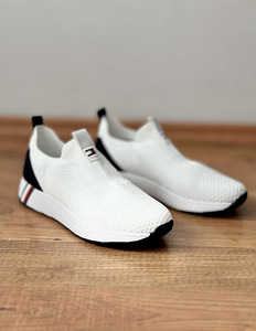 Кроссовки Tommy Hilfiger (2 фото из 3)