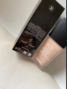 Jumestuskreem Chanel Ultra Le Teint, B10 (4 foto / 5)