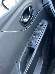 Renault Captur 1.5 66KW diisel 95г/см³ (5 foto / 12)
