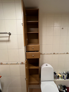 Vannitoakapp, vannitoapeegel, valamu kraanikaussiga (2 foto / 4)