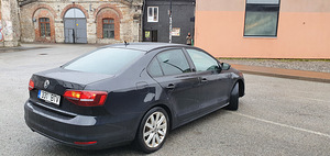 Volkswagen Jetta (3 foto / 15)